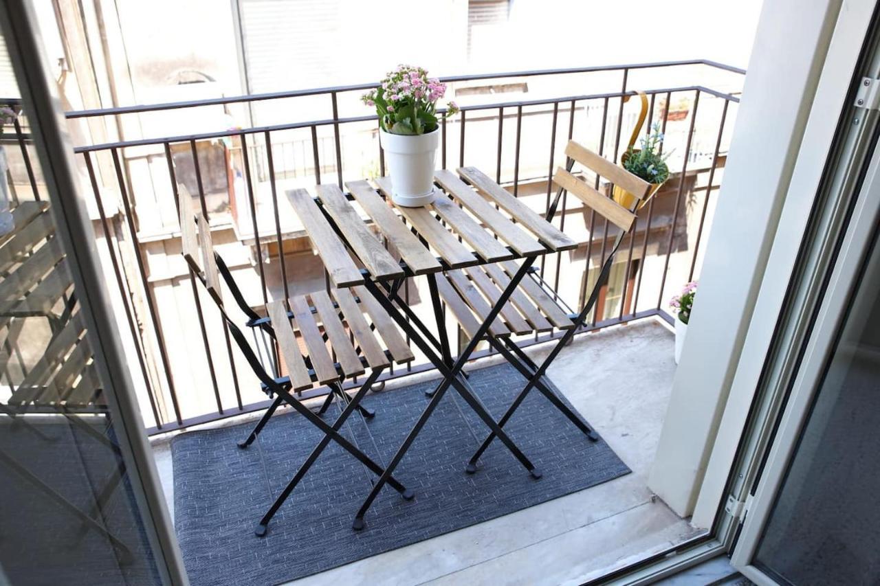 Mita Apartments Catania Bagian luar foto