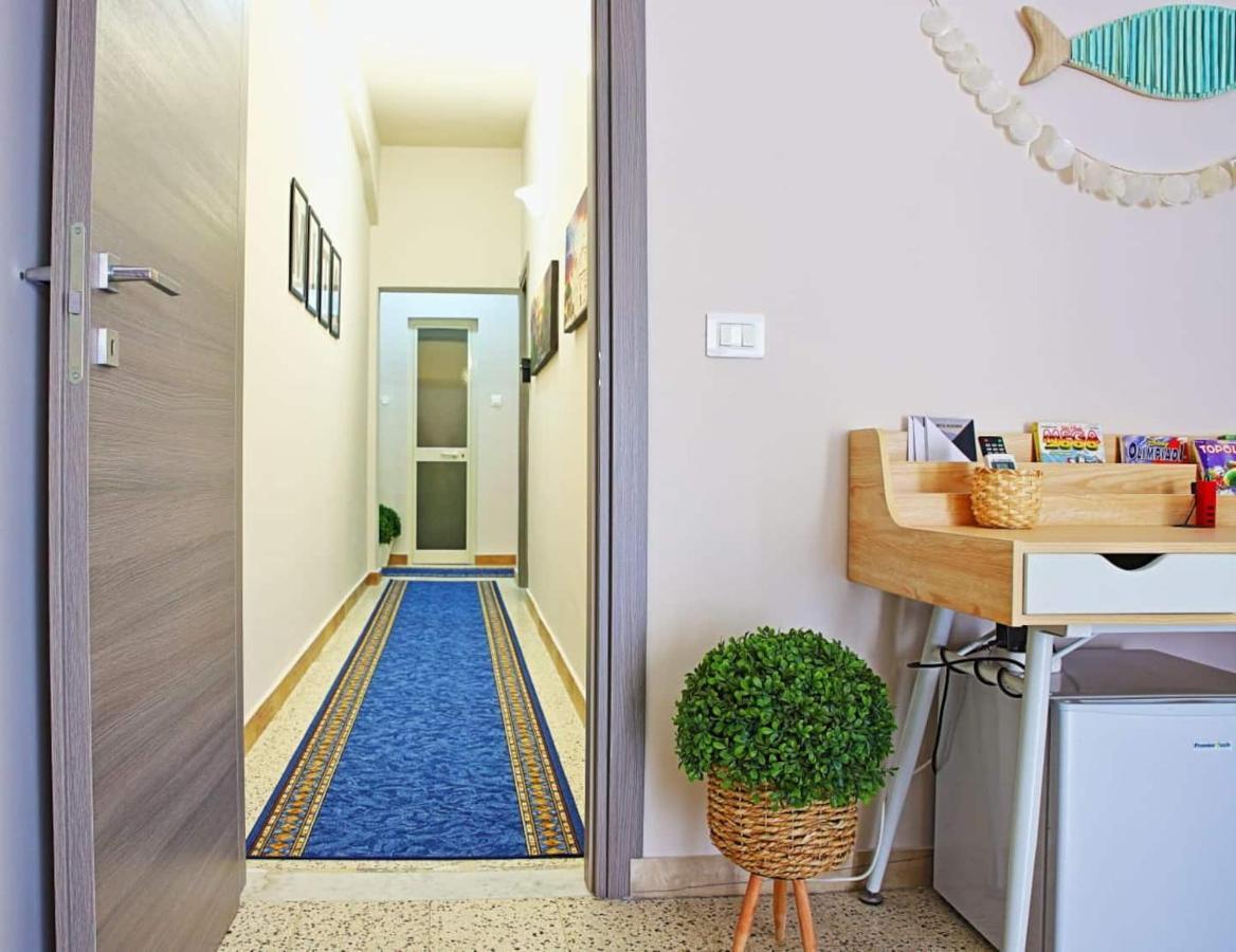Mita Apartments Catania Bagian luar foto