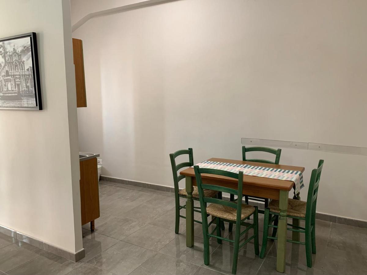 Mita Apartments Catania Bagian luar foto